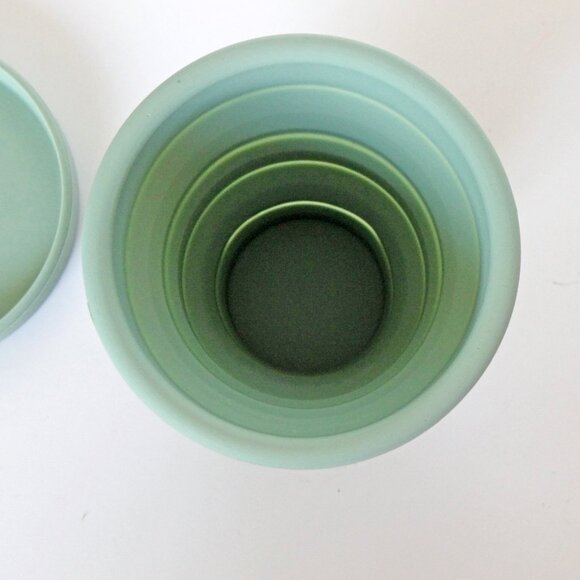 Lot of 5 Collapsible Silicone cups with Lids 6oz size Light Green New in Box - Picture 6 of 8